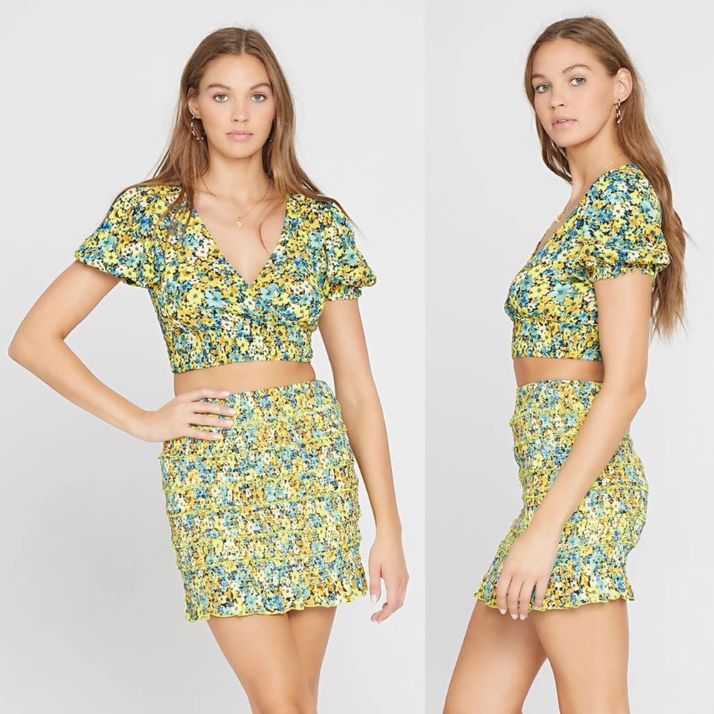 L*SPACE Shine On Top Daisy Diamond Floral Smocked Crop Blouse Womens XS New NWT